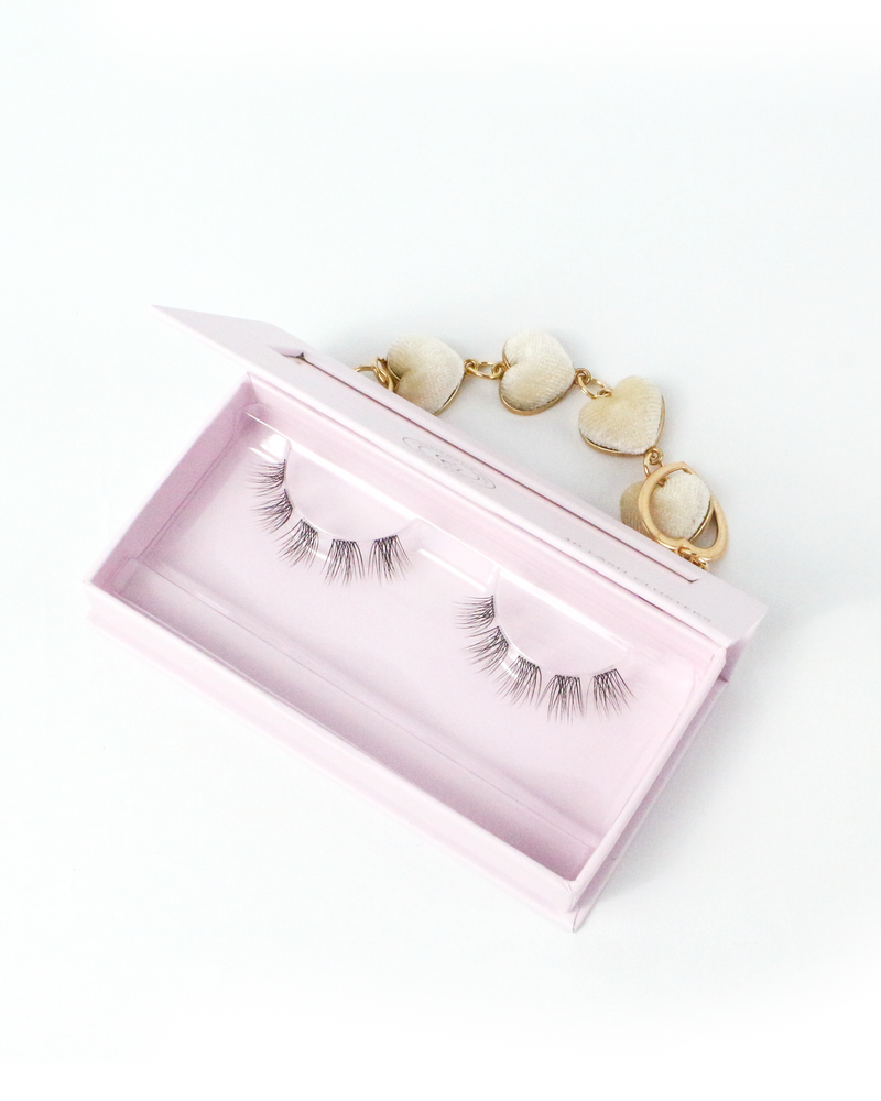 LILY LASHES